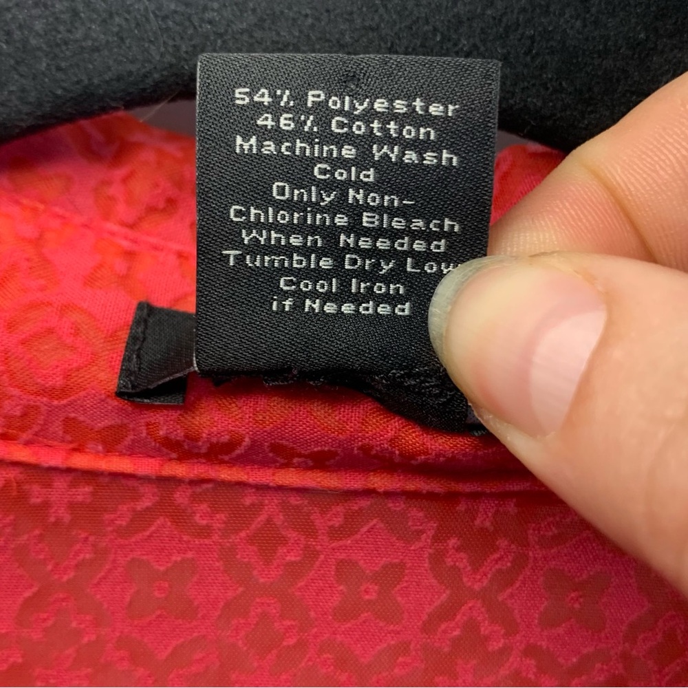 Ann Taylor Red Geometric Semi-Sheer Button-Up Shirt, size 10 - Picture 4 of 13